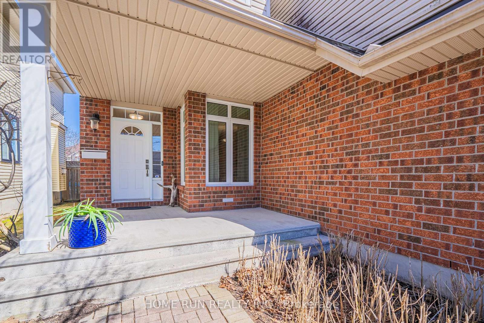 5 Thunderbird Crescent, Ottawa, Ontario  K2M 2H4 - Photo 2 - X13033646