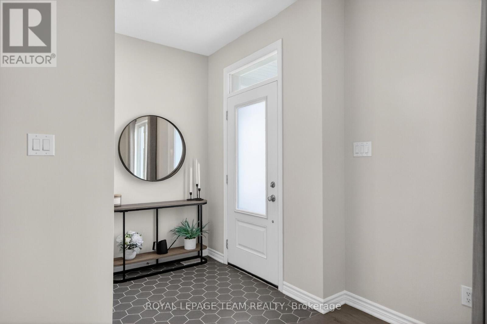 802 Bascule Place, Ottawa, Ontario  K0A 2Z0 - Photo 4 - X13033946