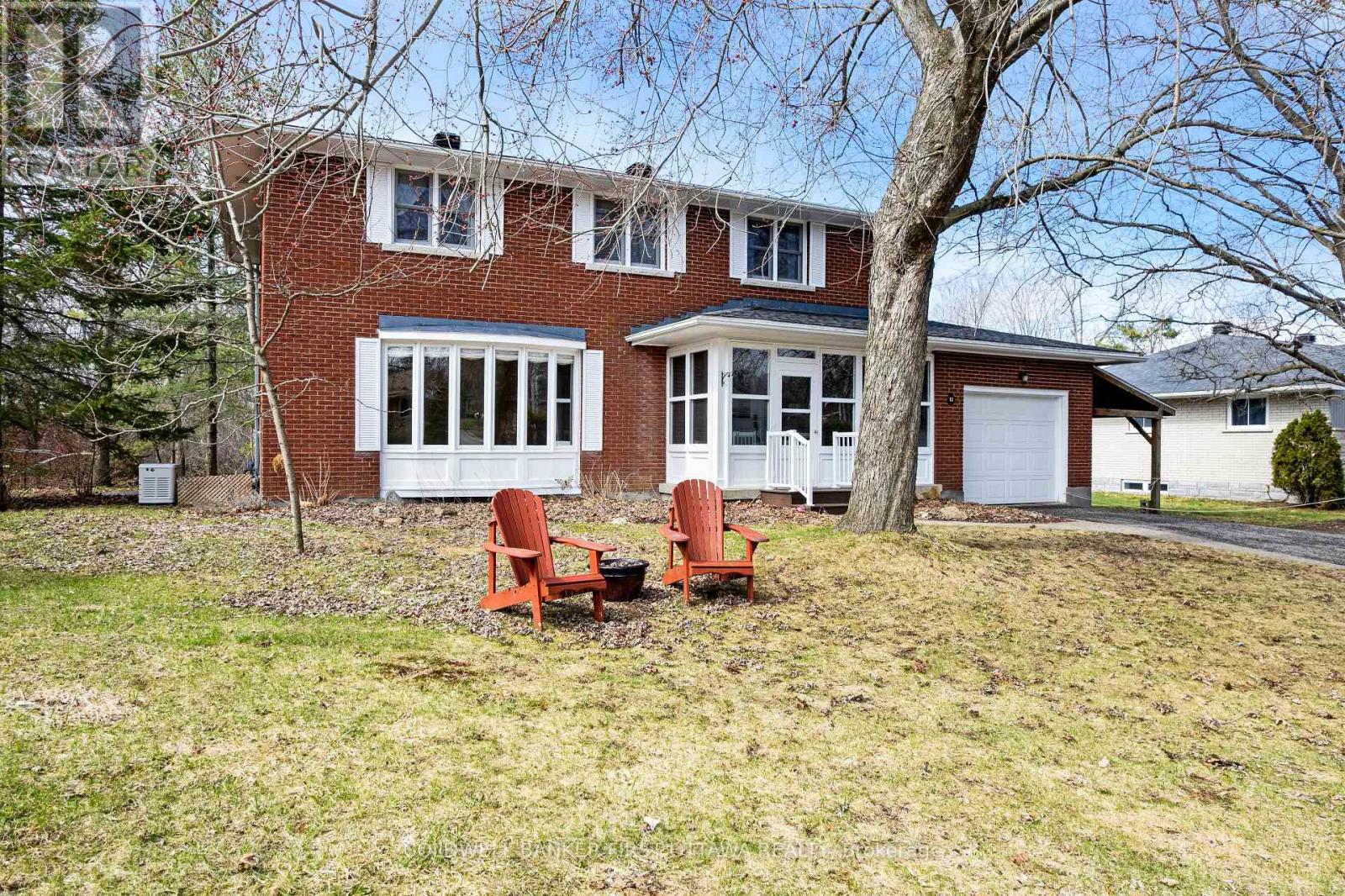 12 GLENVIEW CRESCENT, Perth, Ontario
