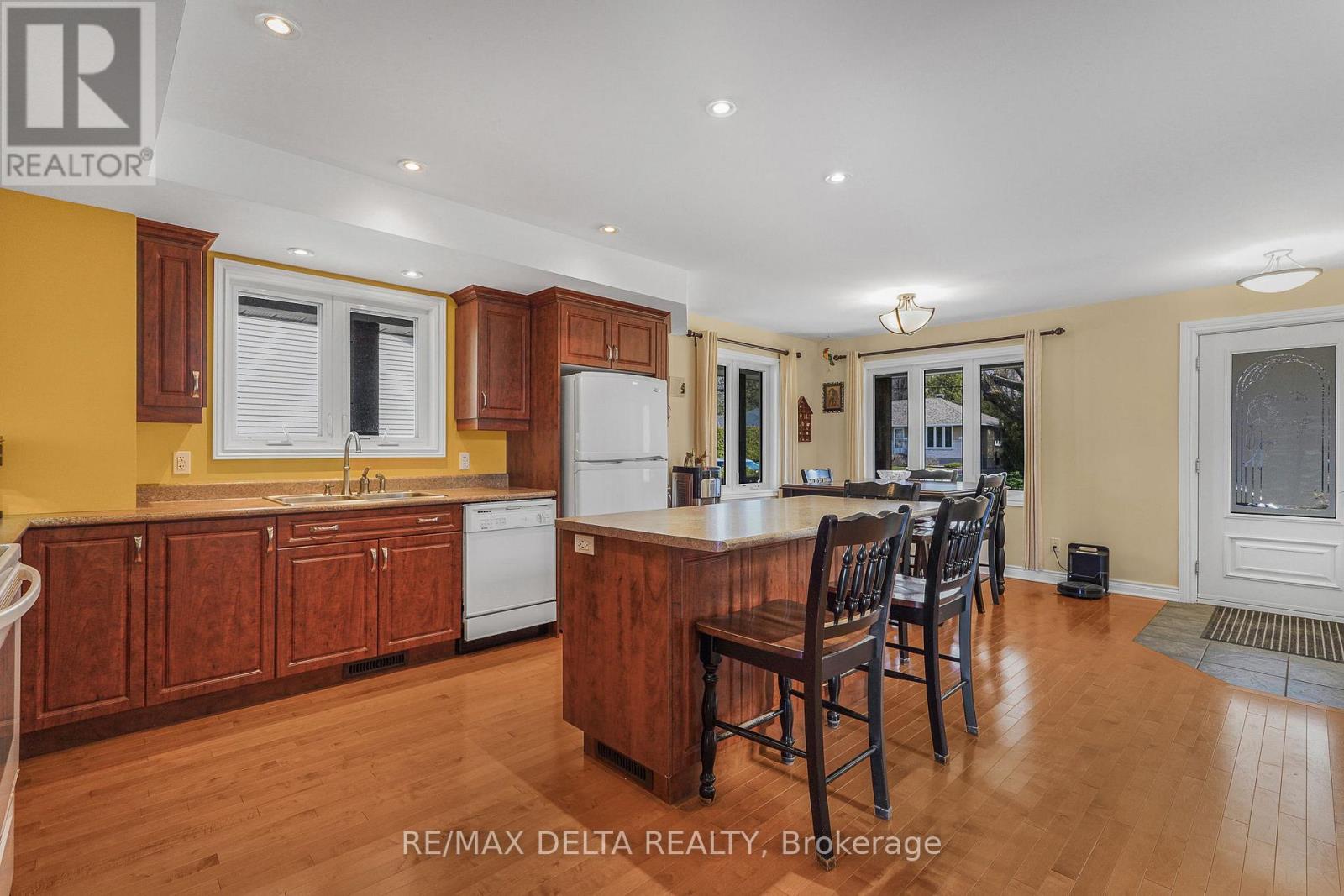 2567 Cleroux Crescent, Ottawa, Ontario  K1W 1B6 - Photo 12 - X13034090