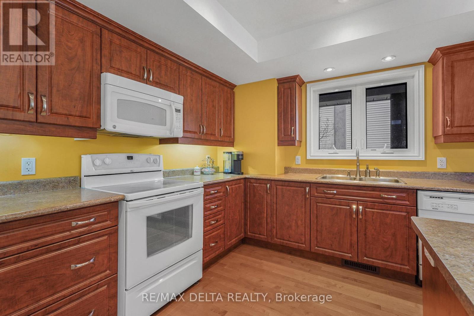 2567 Cleroux Crescent, Ottawa, Ontario  K1W 1B6 - Photo 13 - X13034090