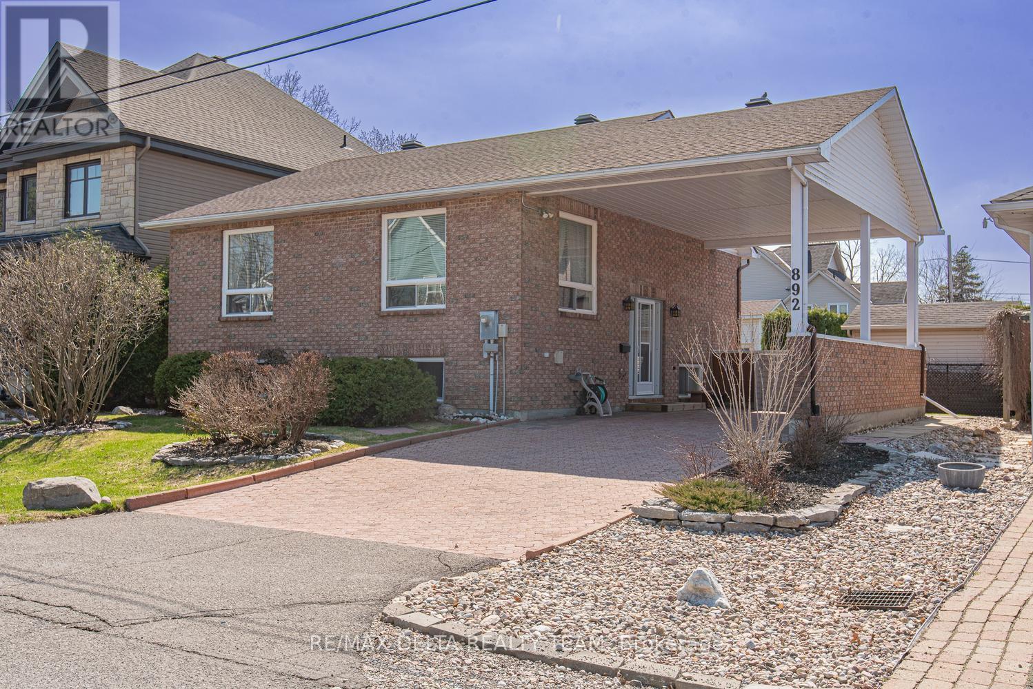 892 BEAUCHAMP AVENUE, Ottawa, Ontario