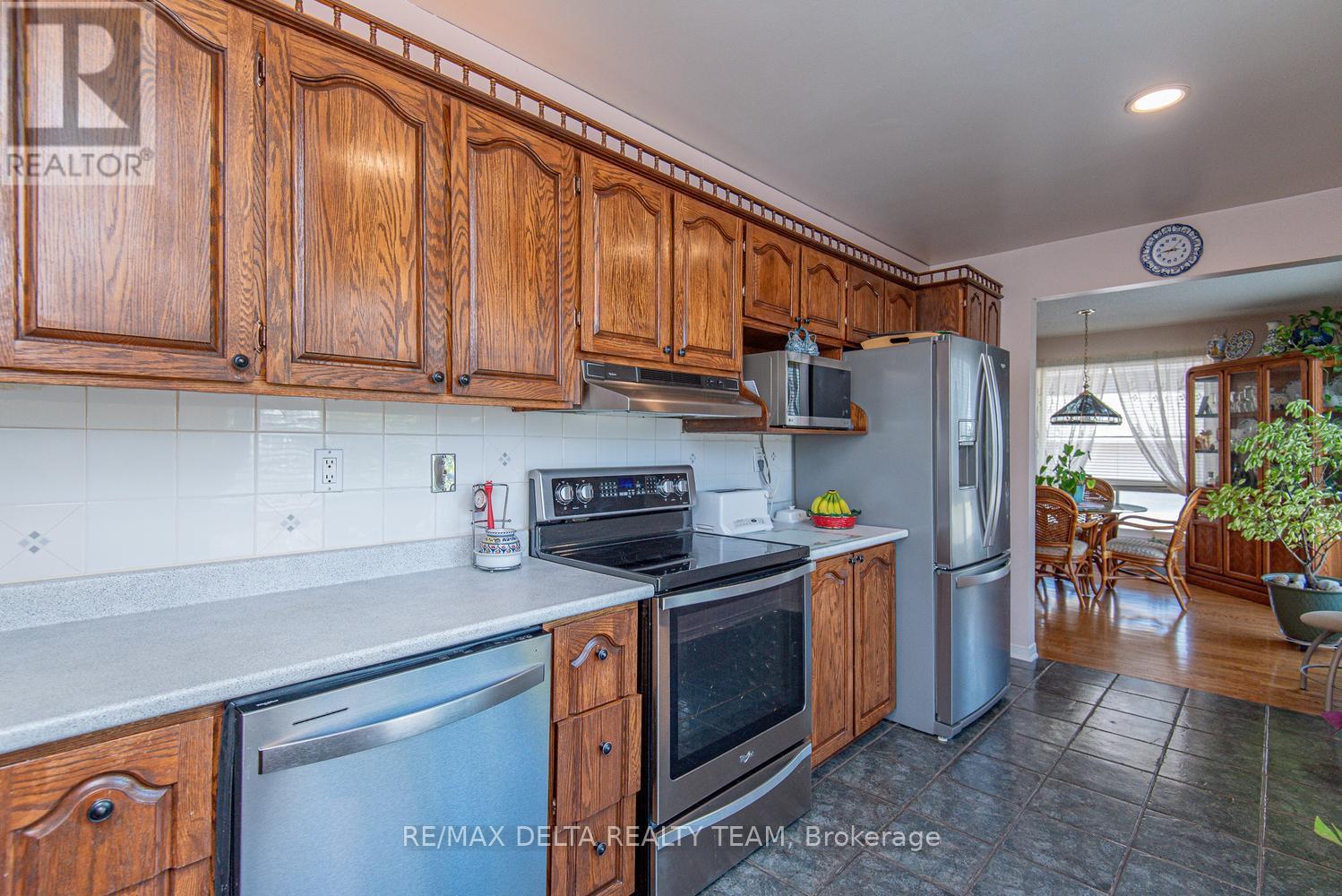 892 Beauchamp Avenue, Ottawa, Ontario  K1C 3A7 - Photo 16 - X13037522