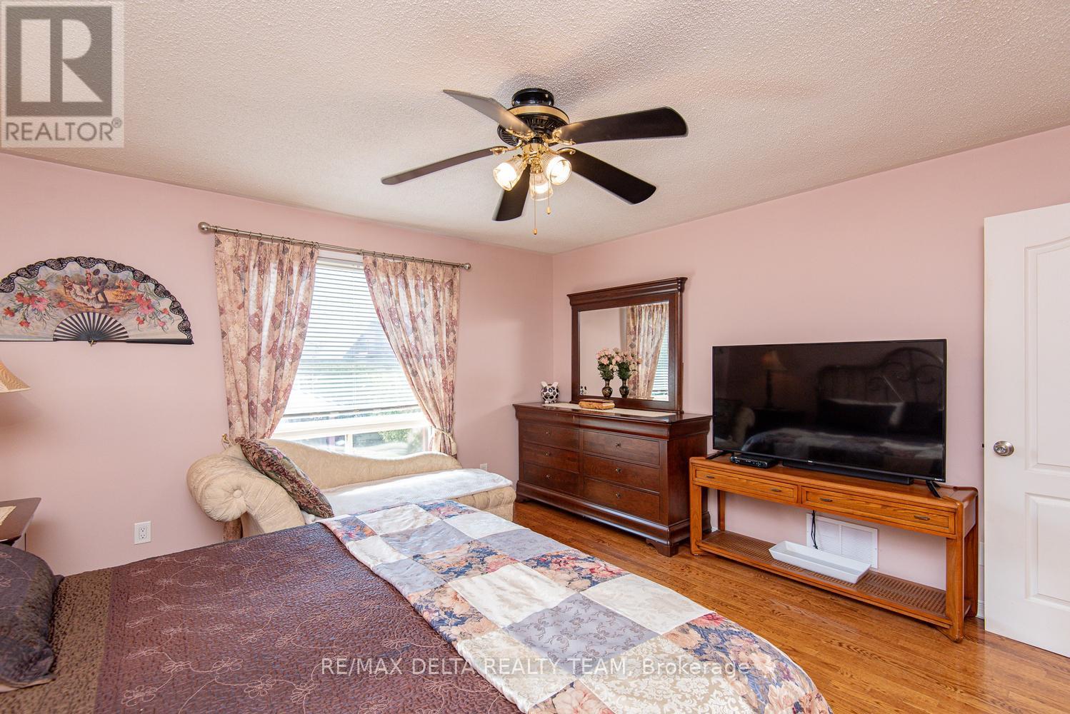 892 Beauchamp Avenue, Ottawa, Ontario  K1C 3A7 - Photo 19 - X13037522