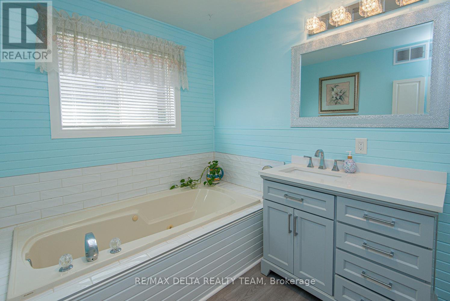 892 Beauchamp Avenue, Ottawa, Ontario  K1C 3A7 - Photo 22 - X13037522