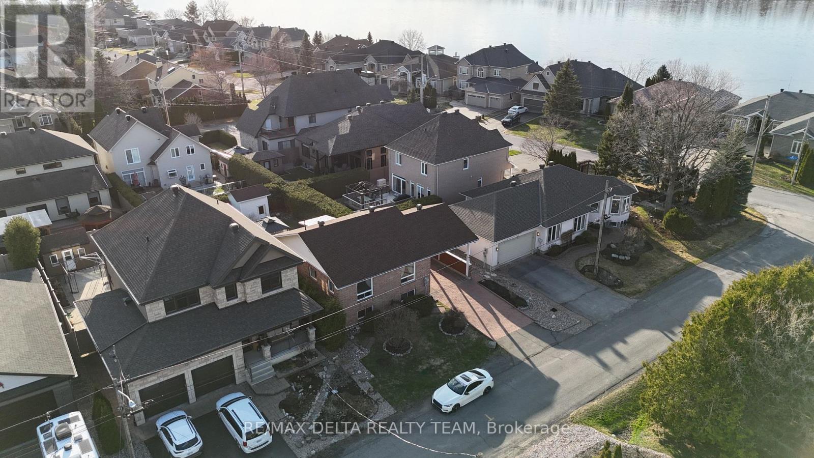 892 Beauchamp Avenue, Ottawa, Ontario  K1C 3A7 - Photo 3 - X13037522