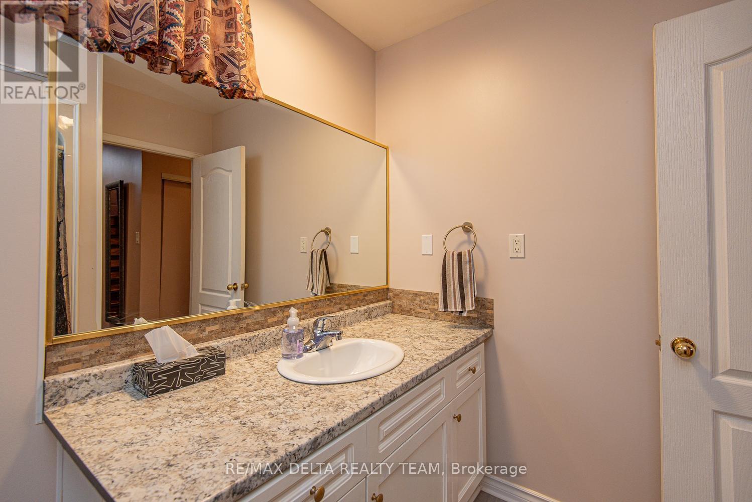 892 Beauchamp Avenue, Ottawa, Ontario  K1C 3A7 - Photo 32 - X13037522