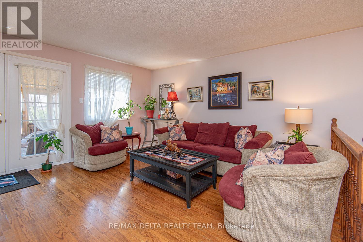 892 Beauchamp Avenue, Ottawa, Ontario  K1C 3A7 - Photo 5 - X13037522