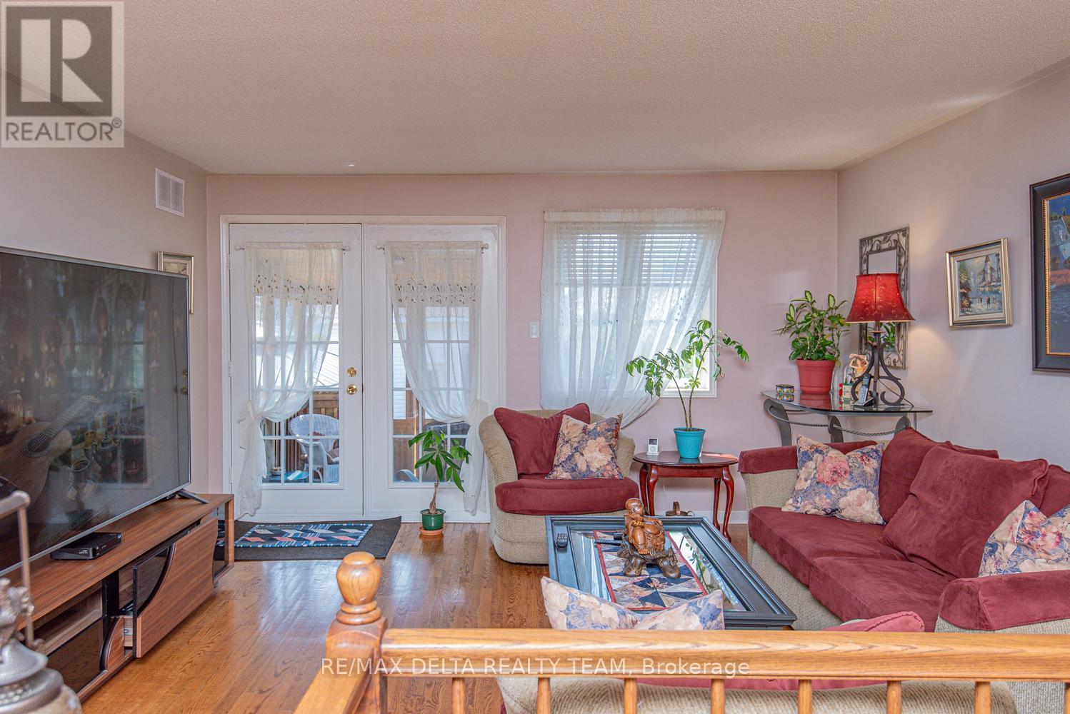 892 Beauchamp Avenue, Ottawa, Ontario  K1C 3A7 - Photo 6 - X13037522