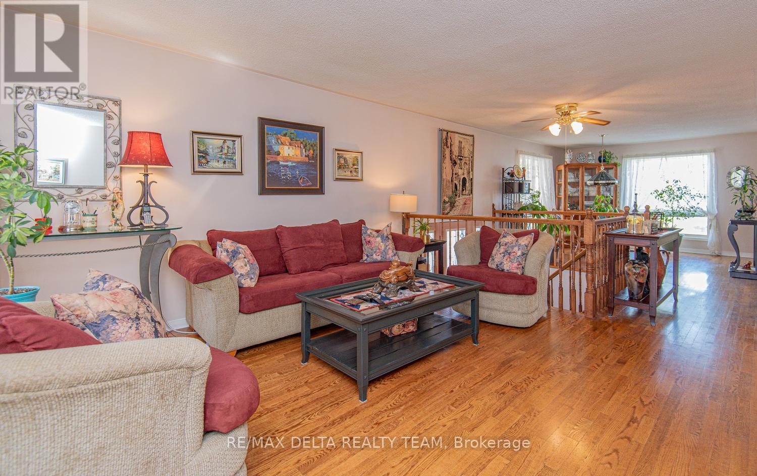 892 Beauchamp Avenue, Ottawa, Ontario  K1C 3A7 - Photo 7 - X13037522