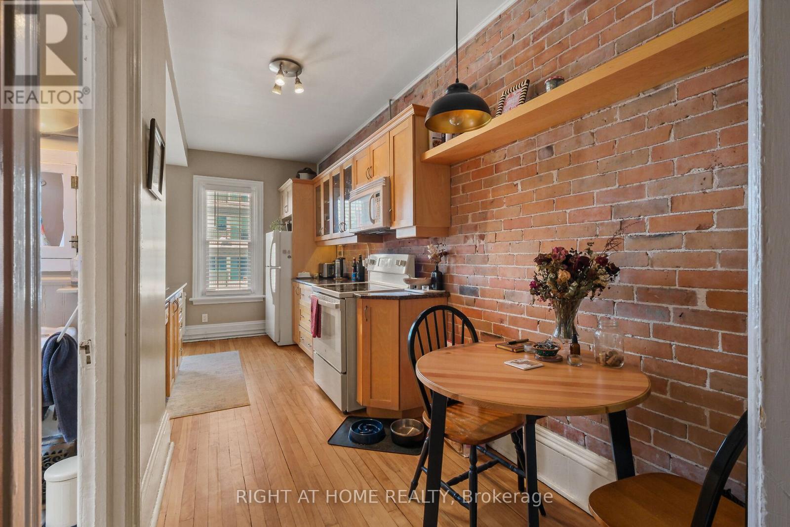 93 Gilmour Street, Ottawa, Ontario  K2P 0N5 - Photo 5 - X13038902