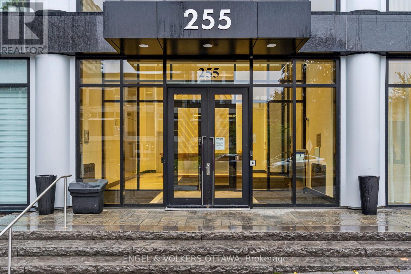 302 - 255 BAY STREET, Ottawa, Ontario