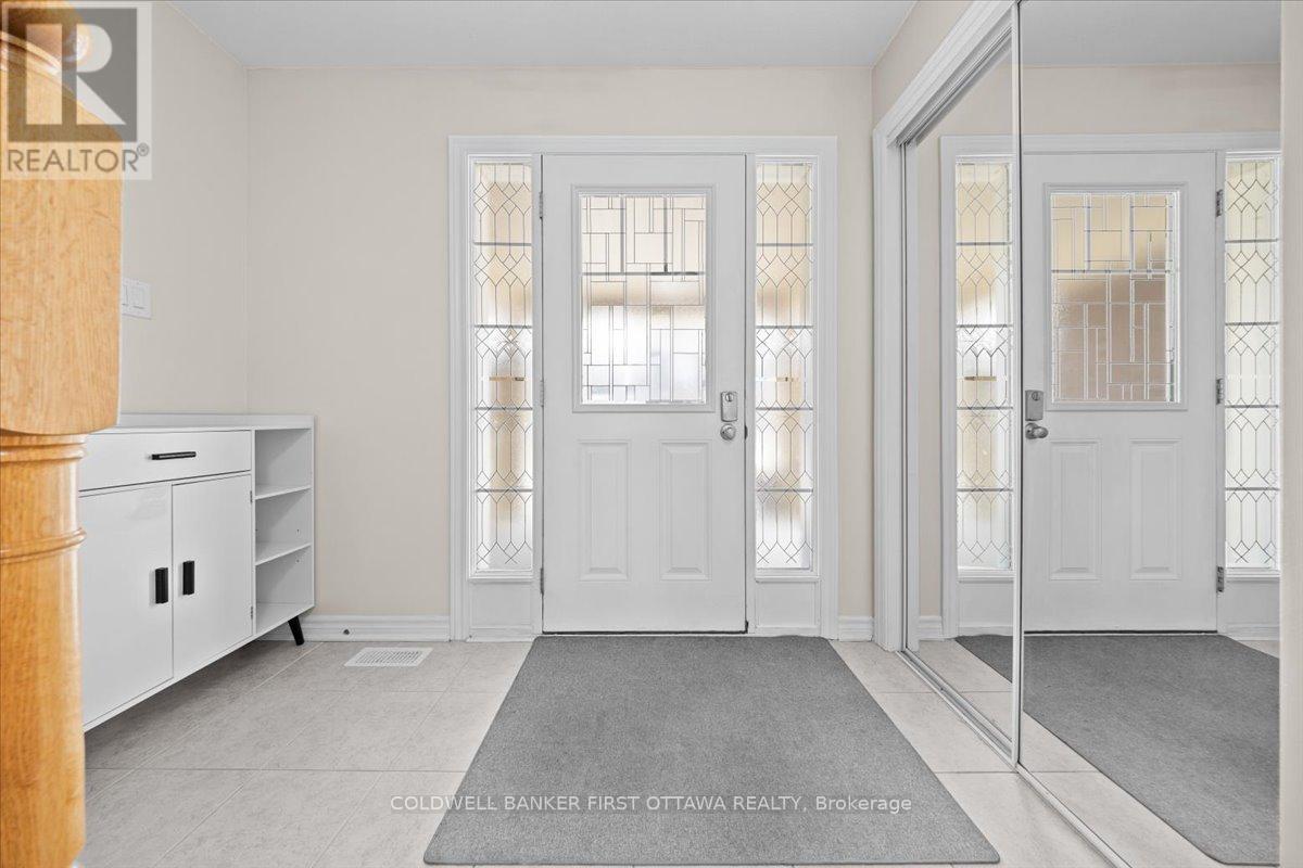 355 Sweetclover Way, Ottawa, Ontario  K4A 1E6 - Photo 2 - X13043522