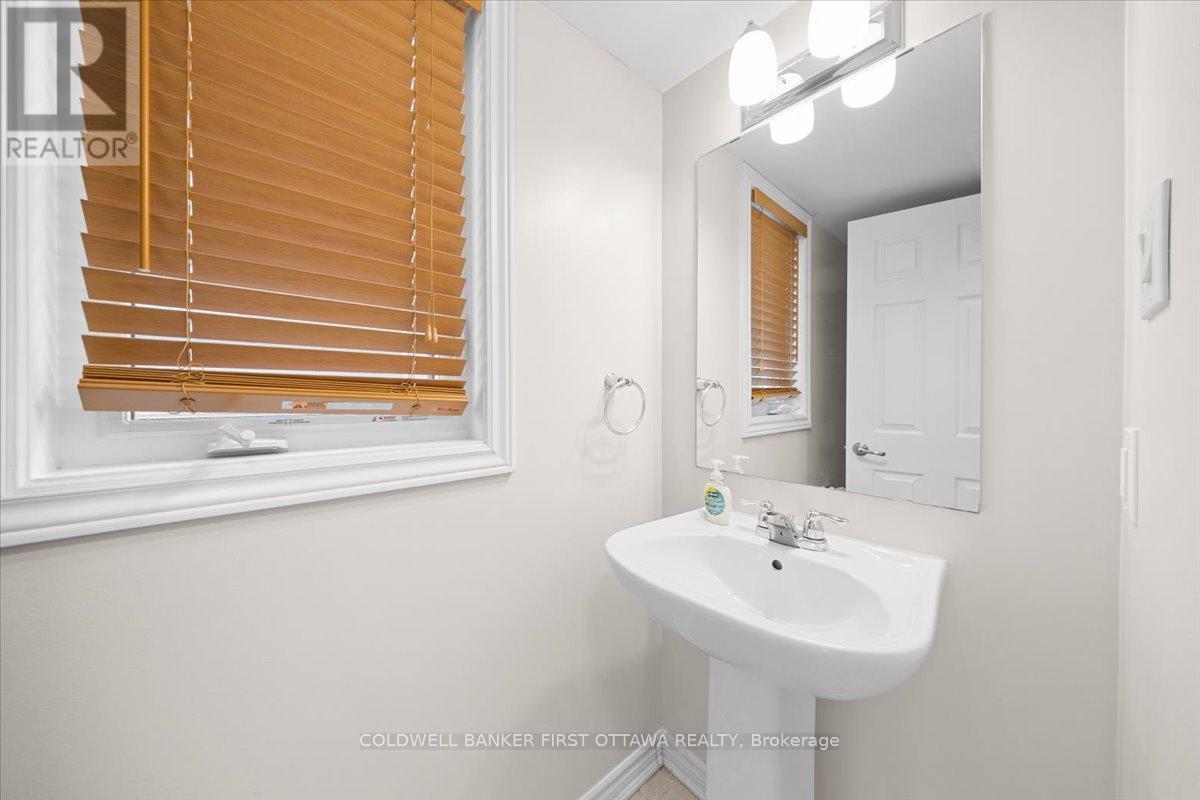 355 Sweetclover Way, Ottawa, Ontario  K4A 1E6 - Photo 3 - X13043522