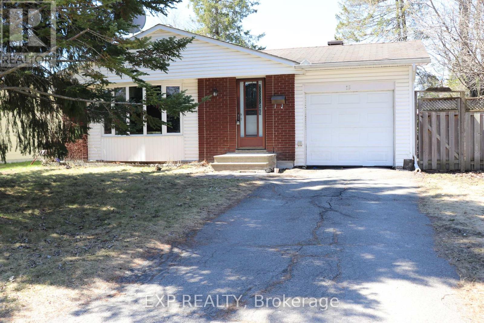 15 WEDGEWOOD CRESCENT, Ottawa, Ontario