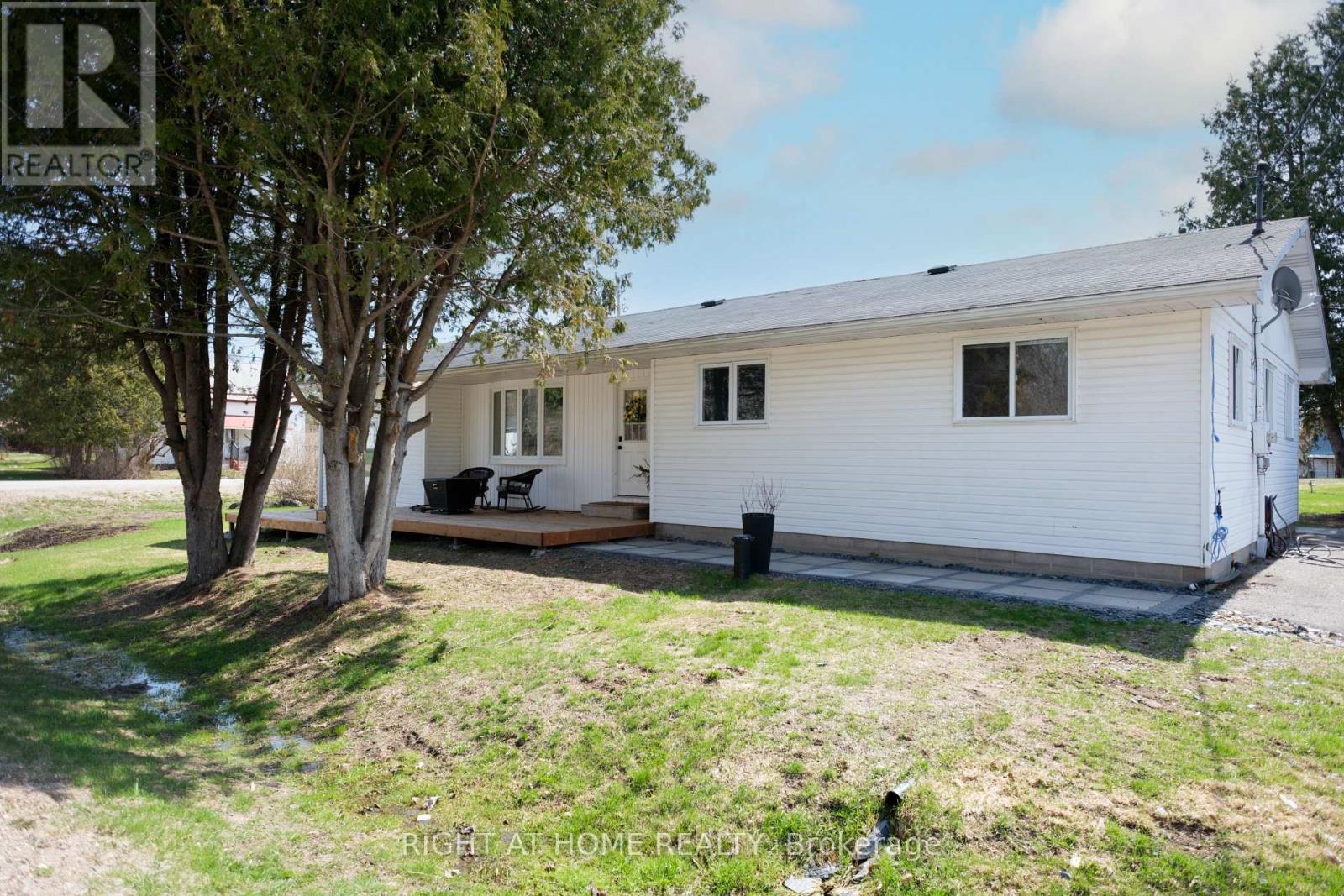 14 Fisher Street, Mcnab/braeside, Ontario  K0A 3L0 - Photo 2 - X13045548