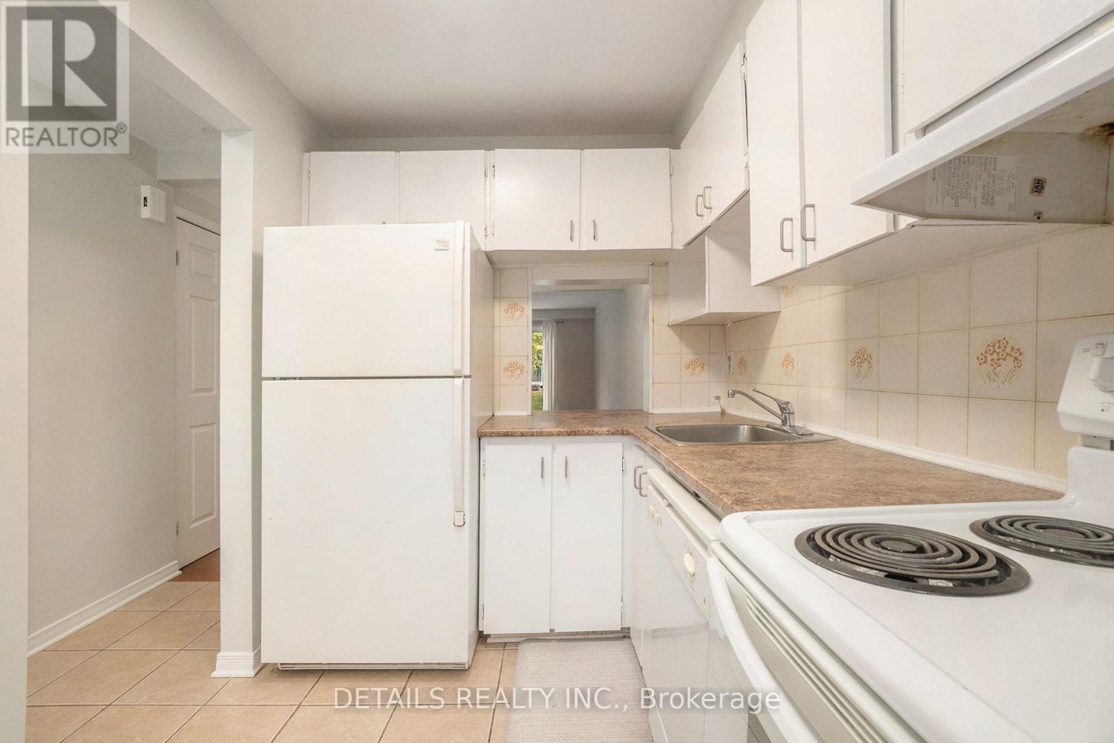 144d Valley Stream Drive, Ottawa, Ontario  K2H 9C6 - Photo 2 - X13045694