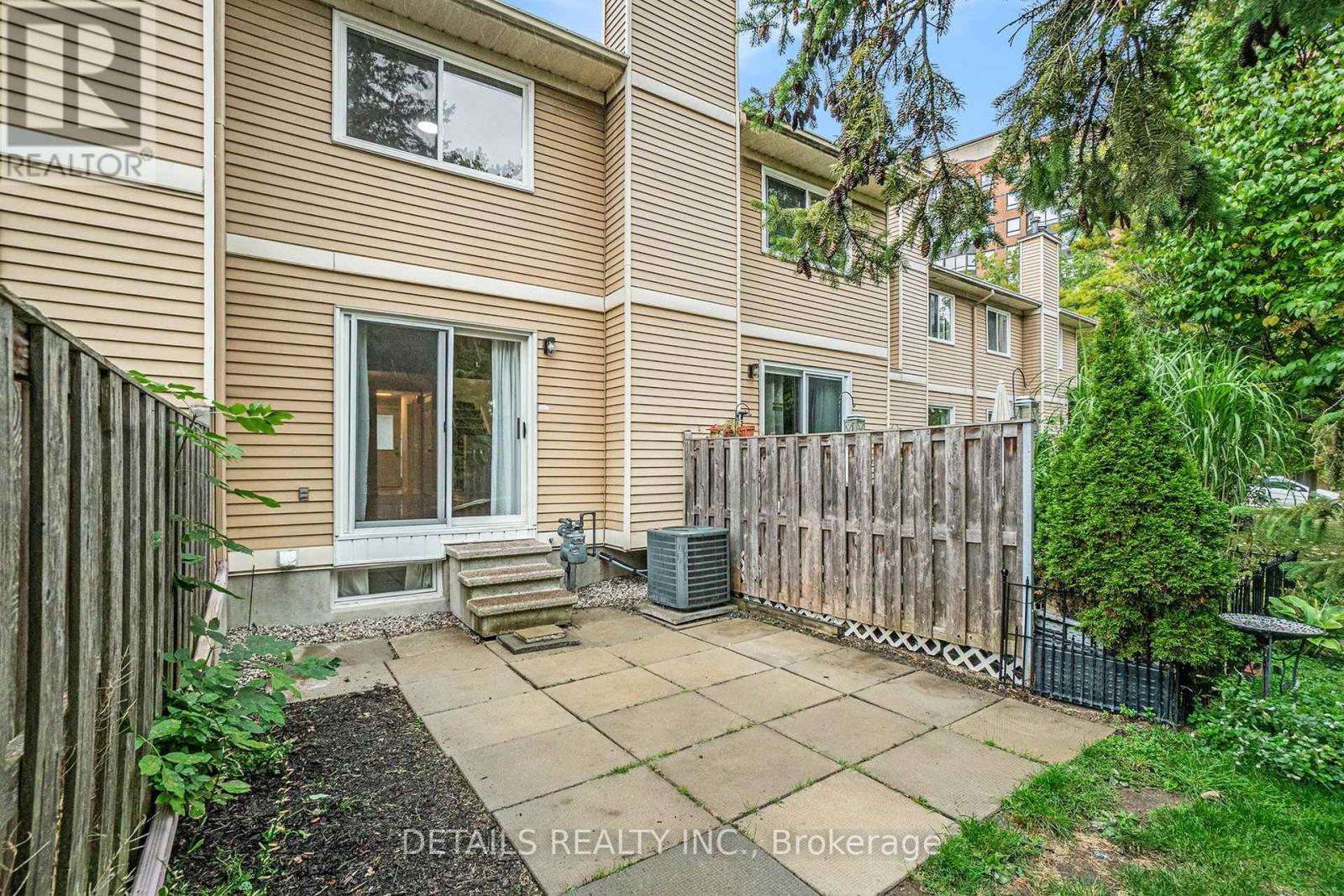 144d Valley Stream Drive, Ottawa, Ontario  K2H 9C6 - Photo 5 - X13045694