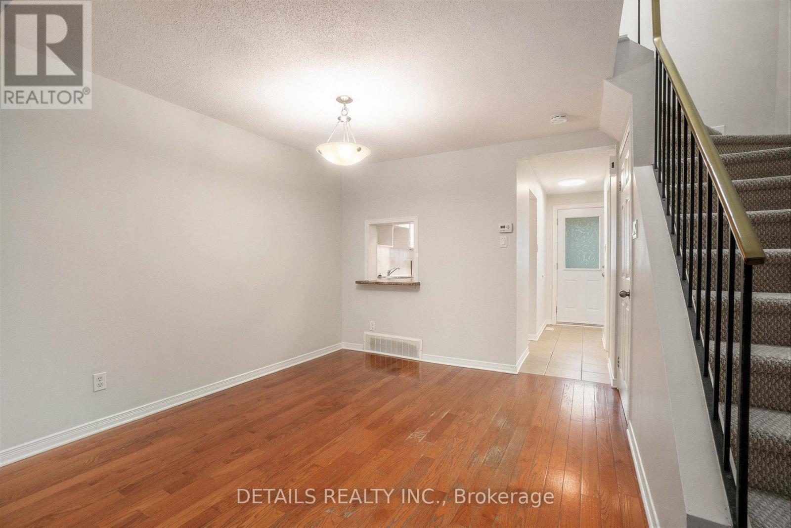 144d Valley Stream Drive, Ottawa, Ontario  K2H 9C6 - Photo 8 - X13045694
