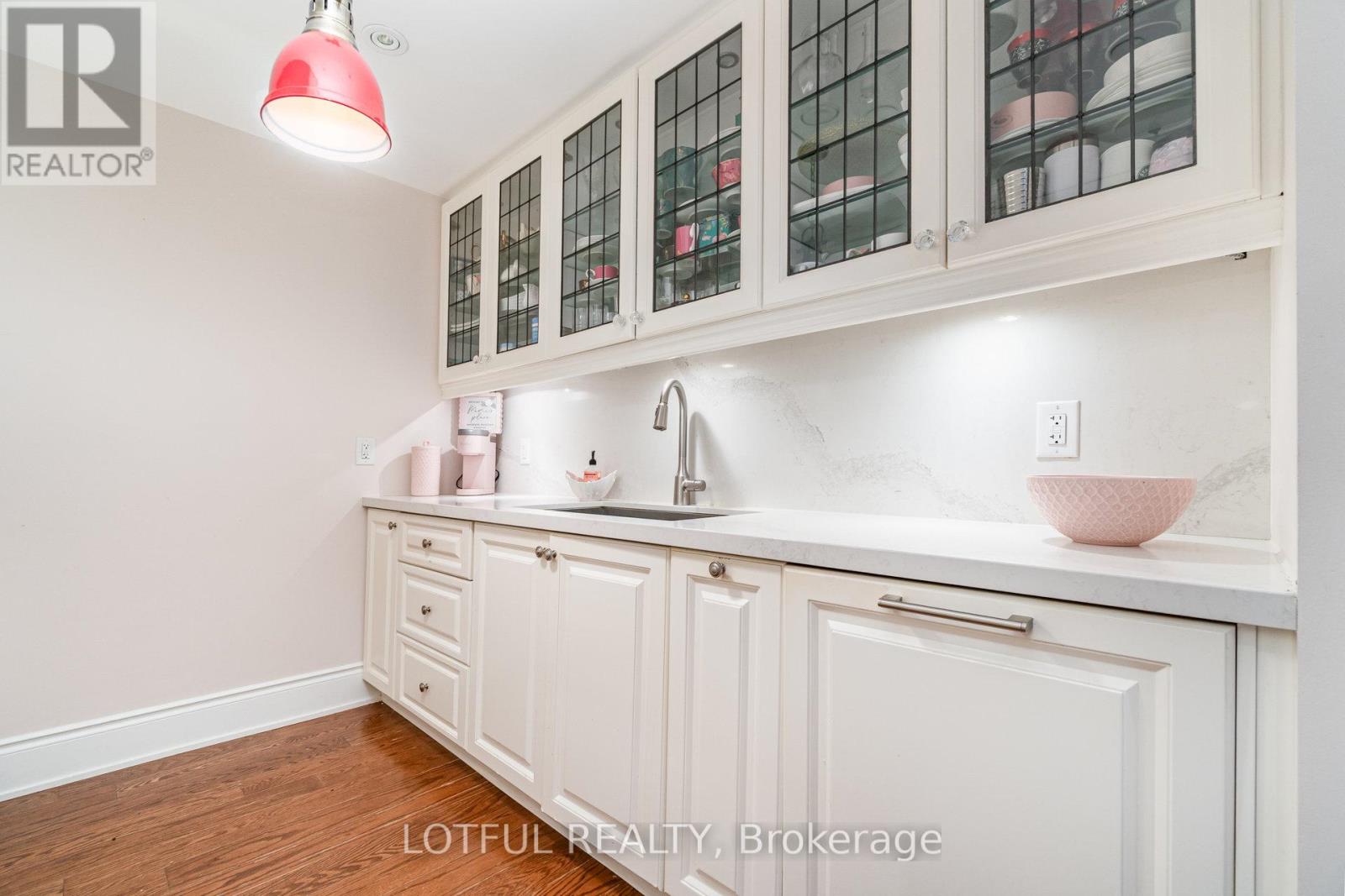 711 - 3500 Lakeshore Road W, Oakville, Ontario  L6L 0B4 - Photo 12 - W13050828