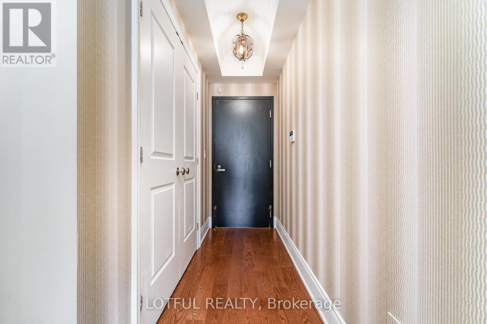 711 - 3500 Lakeshore Road W, Oakville, Ontario  L6L 0B4 - Photo 4 - W13050828