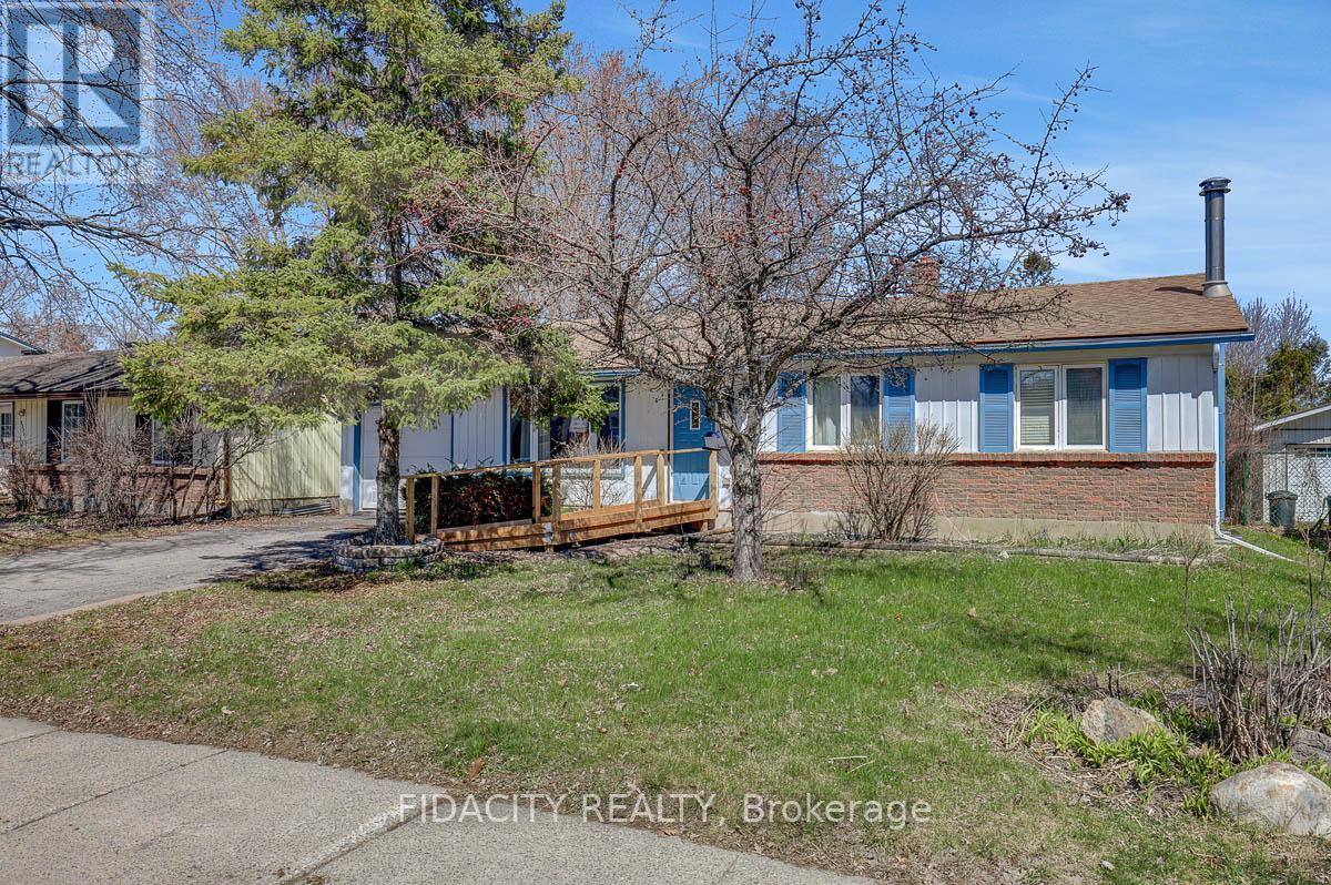 2336 OGILVIE ROAD, Ottawa, Ontario