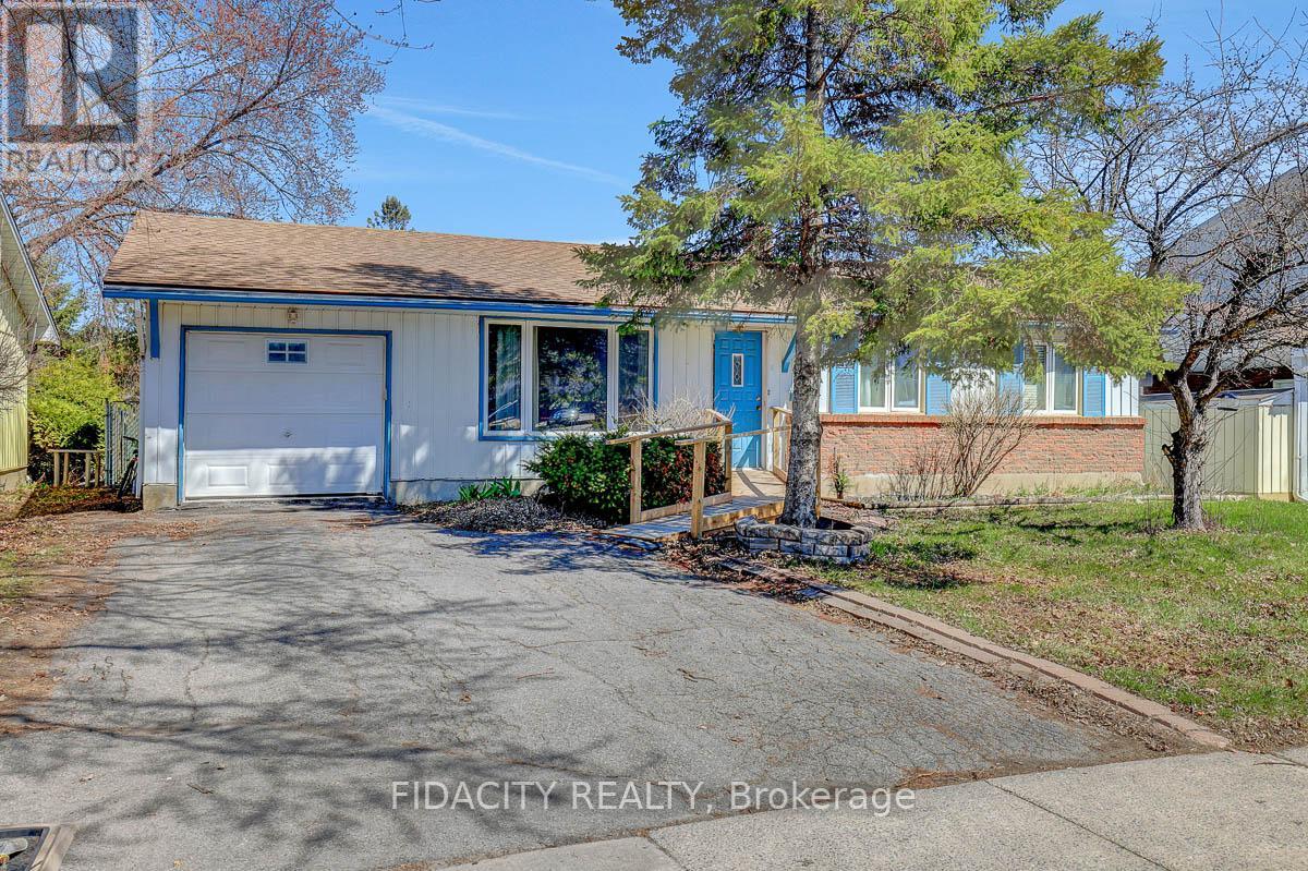 2336 OGILVIE ROAD, Ottawa, Ontario
