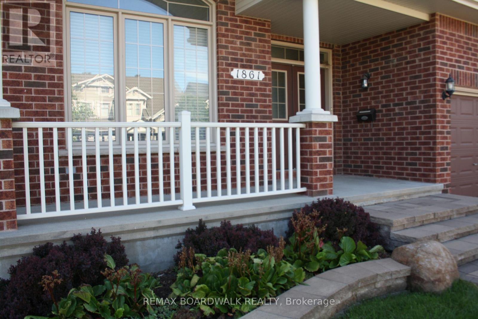 1861 Mickelberry Crescent, Ottawa, Ontario  K4A 0P2 - Photo 2 - X13051376