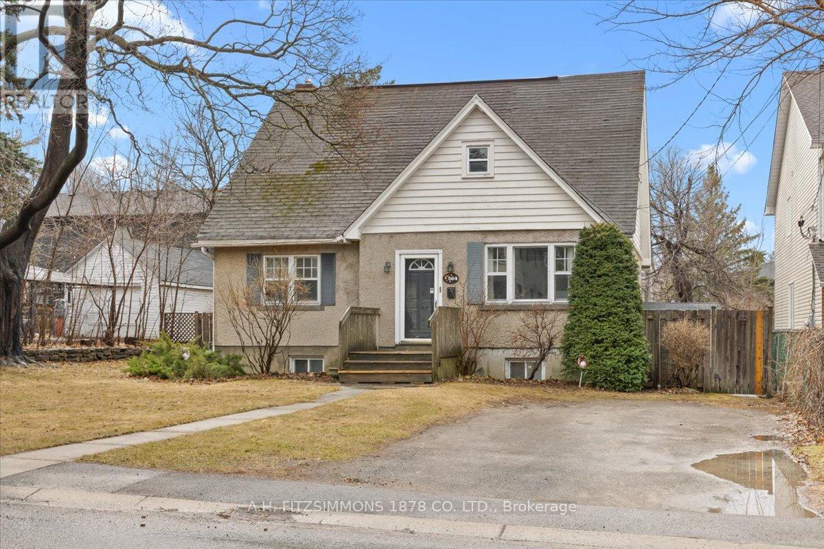 564 TWEEDSMUIR AVENUE, Ottawa, Ontario