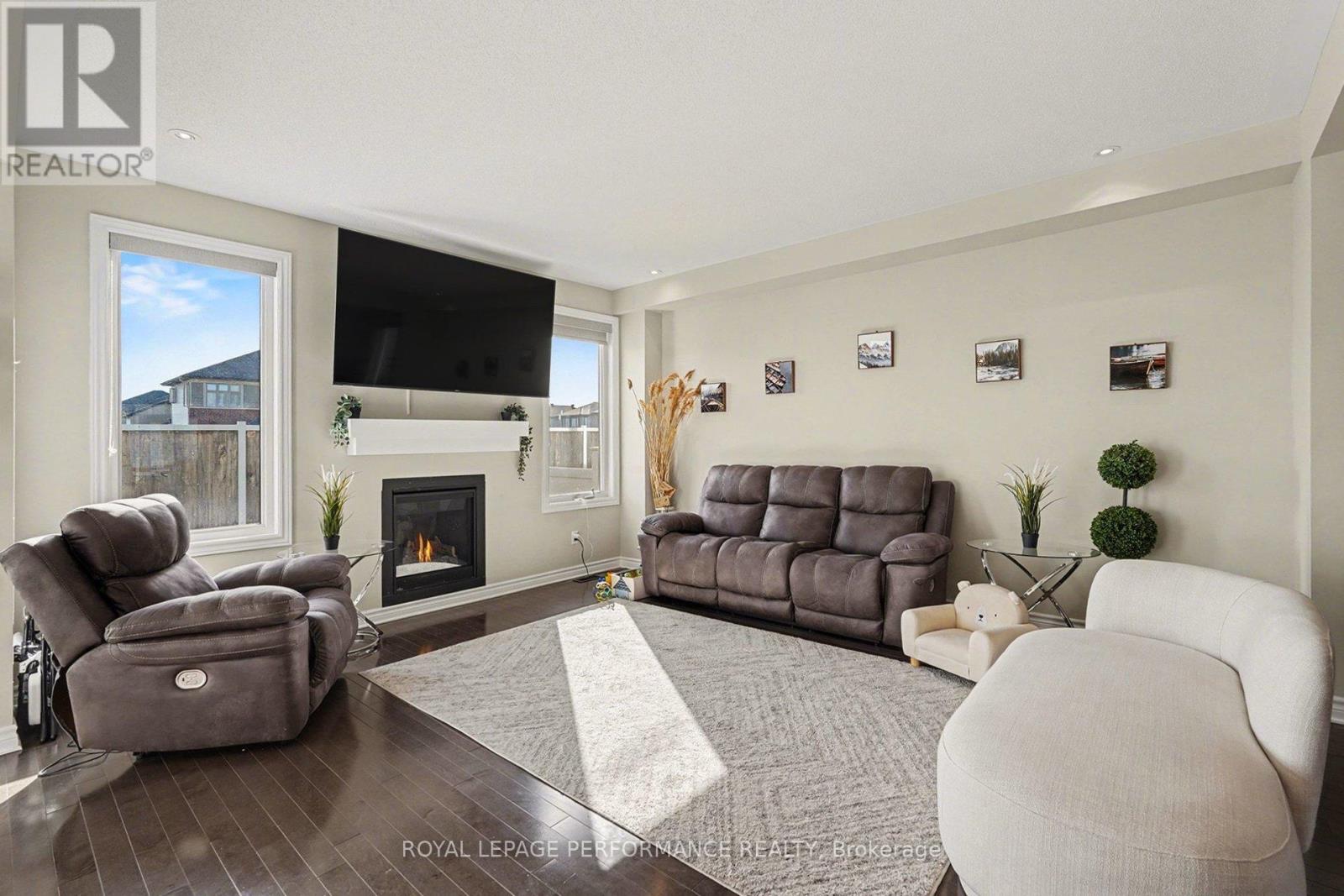 504 Yellow Birch Street, Ottawa, Ontario  K1W 0J3 - Photo 2 - X13055210