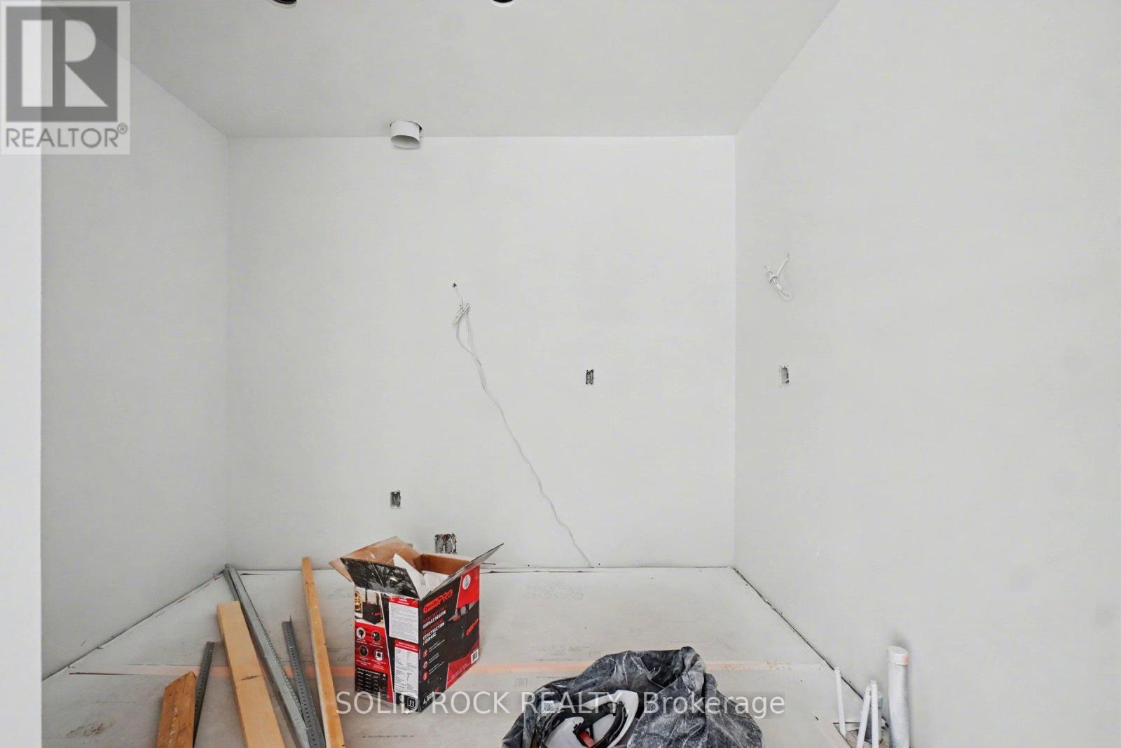 830 Alpine Avenue, Ottawa, Ontario  K2B 5R6 - Photo 14 - X13055718