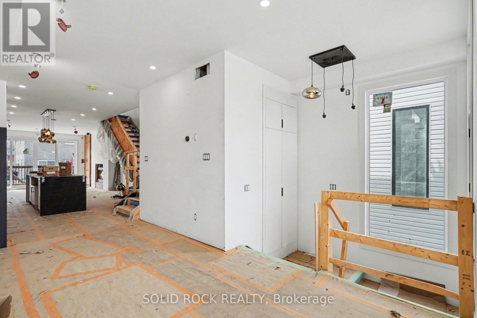838 Alpine Avenue, Ottawa, Ontario  K2B 5R6 - Photo 4 - X13055724