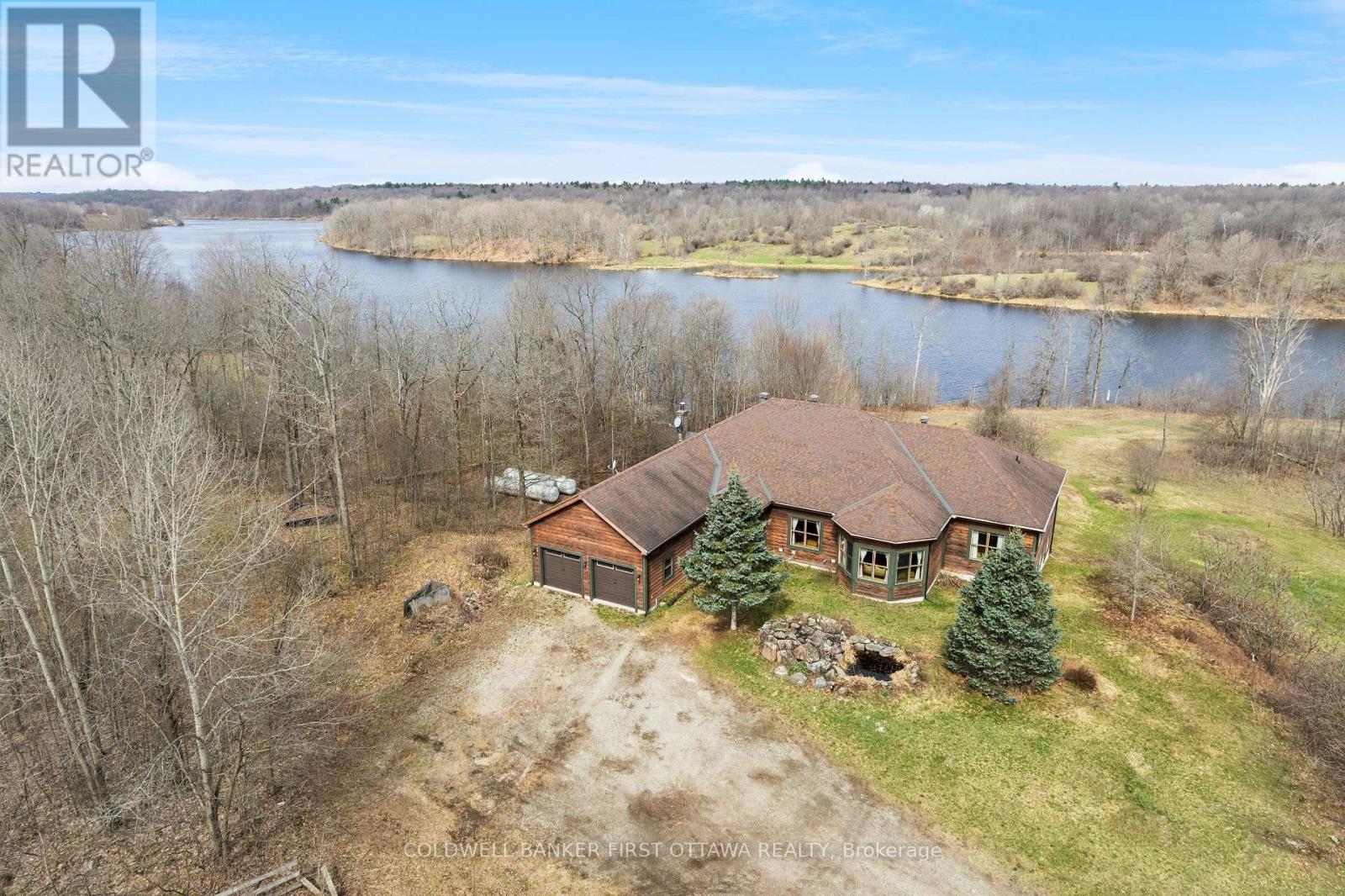 399 GRADY ROAD E, Rideau Lakes, Ontario