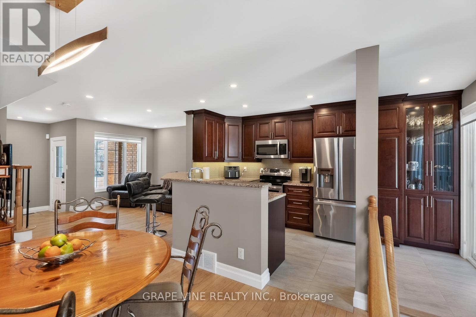 142 College Circle, Ottawa, Ontario  K1K 4S1 - Photo 12 - X13058072