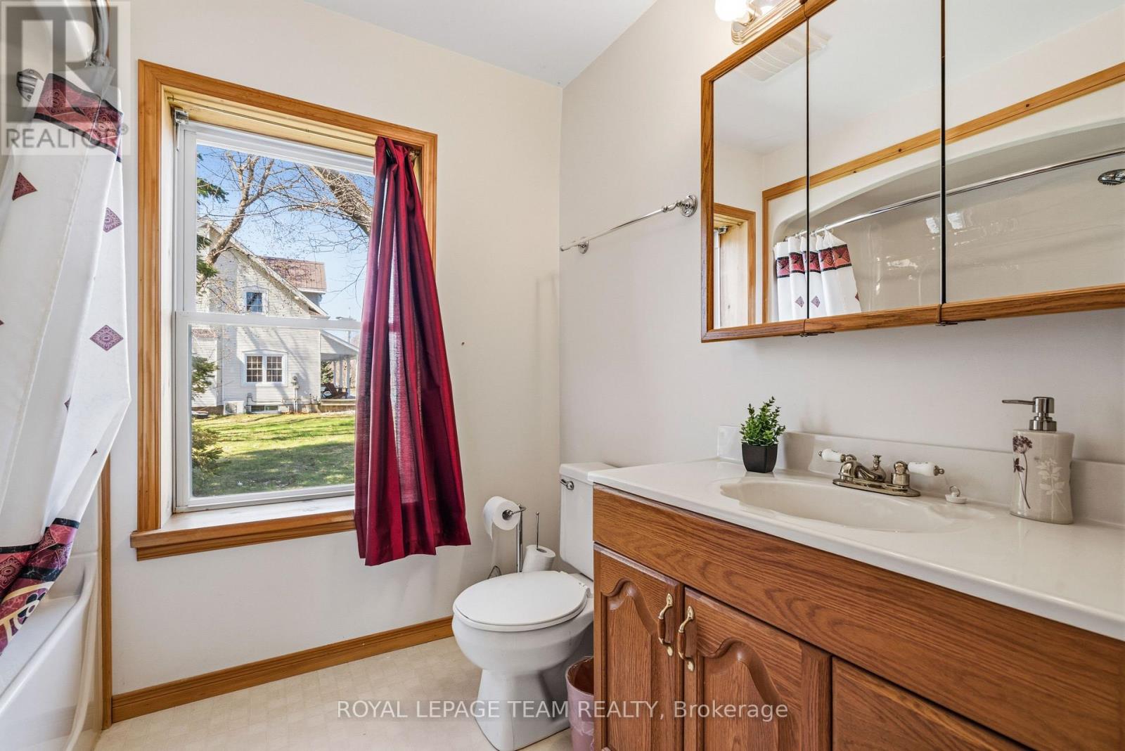 12106 Lakeshore Drive, South Dundas, Ontario  K0C 1X0 - Photo 19 - X13058378
