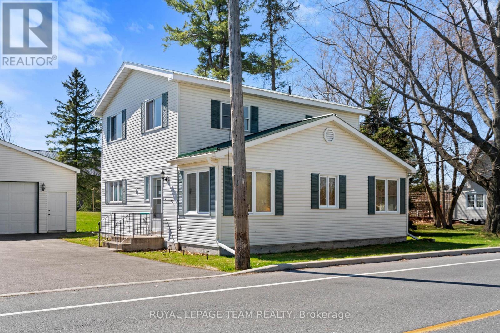 12106 Lakeshore Drive, South Dundas, Ontario  K0C 1X0 - Photo 2 - X13058378