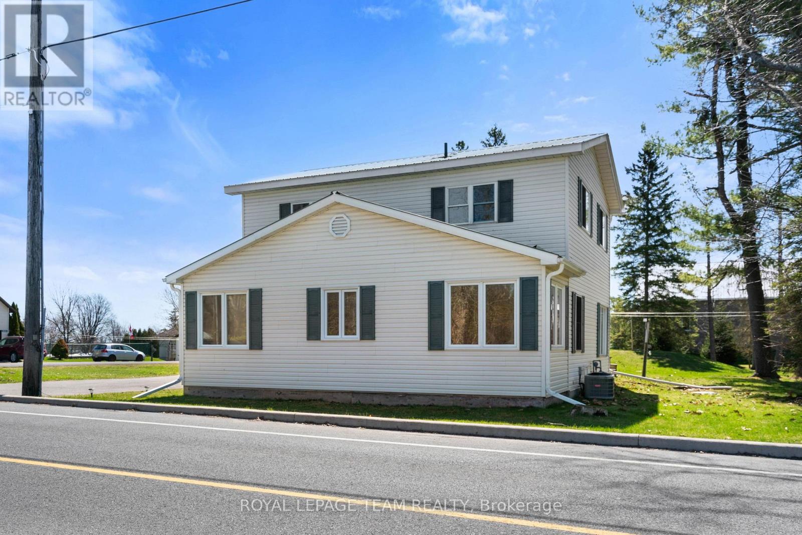 12106 Lakeshore Drive, South Dundas, Ontario  K0C 1X0 - Photo 3 - X13058378