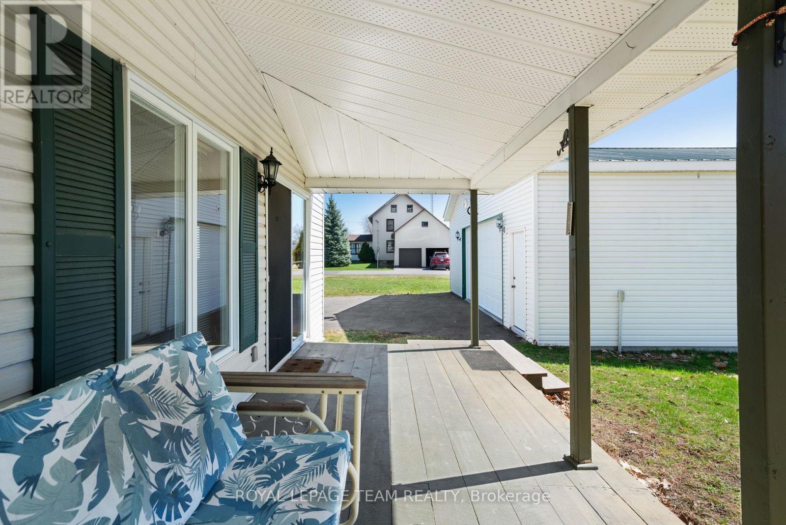 12106 Lakeshore Drive, South Dundas, Ontario  K0C 1X0 - Photo 35 - X13058378