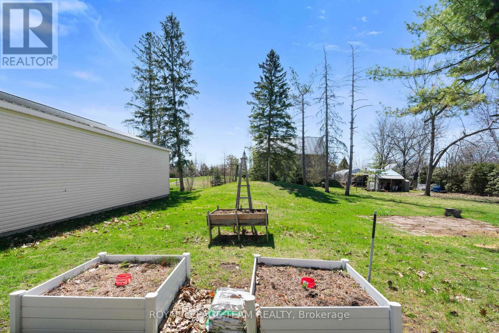 12106 Lakeshore Drive, South Dundas, Ontario  K0C 1X0 - Photo 36 - X13058378