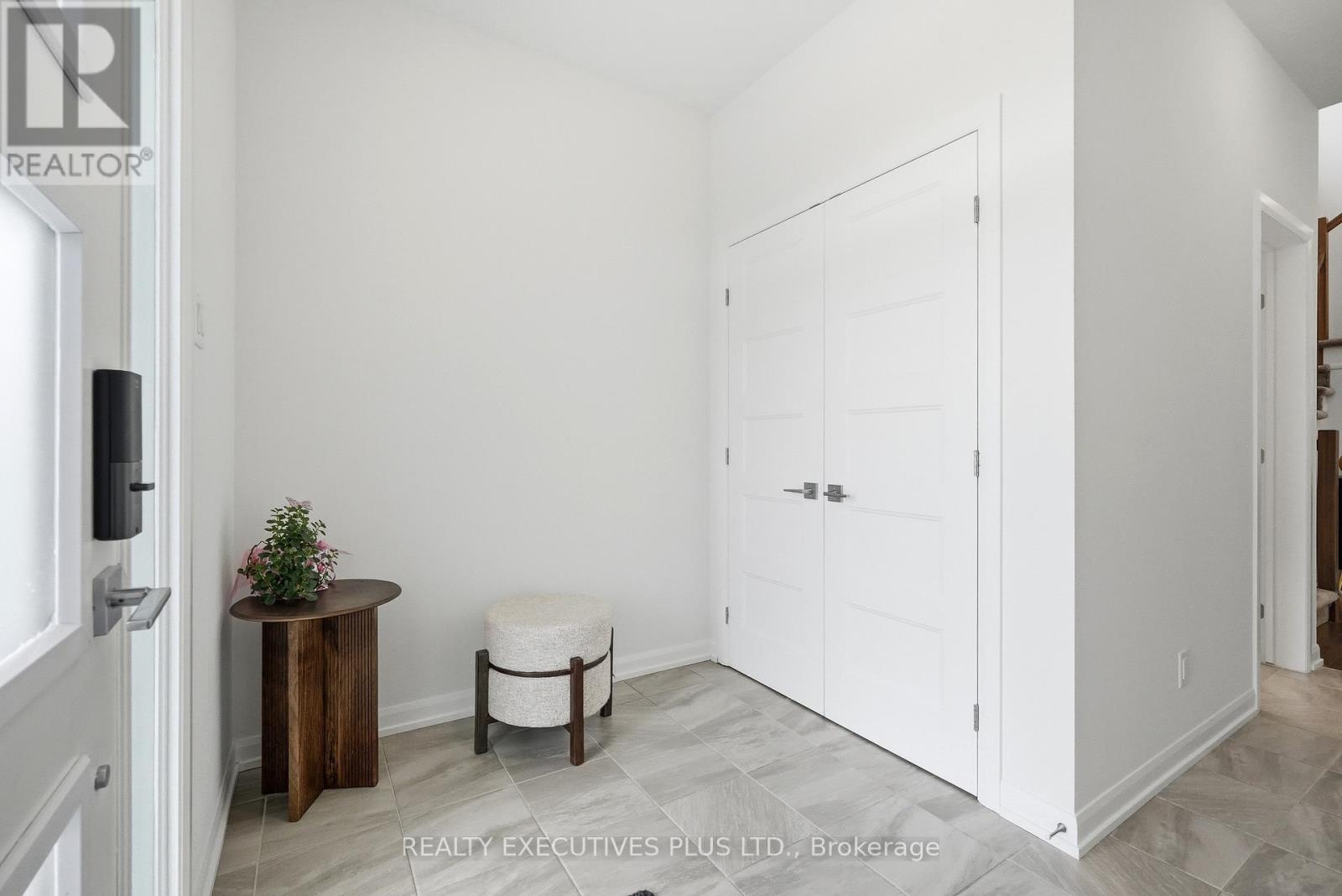 429 Sterling Avenue, Clarence-Rockland, Ontario  K4K 0M5 - Photo 4 - X13059184