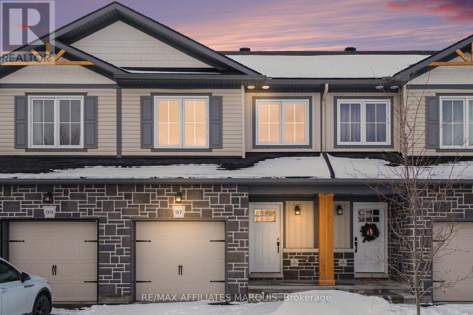 97 WHITCOMB CRESCENT, Smiths Falls, Ontario