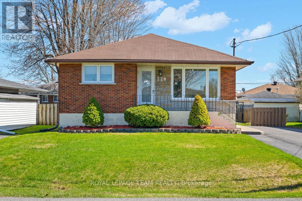 228 LAFRAMBOISE AVENUE, Cornwall, Ontario