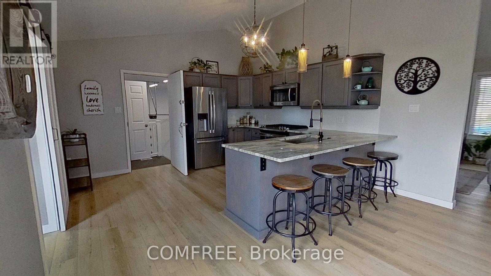 1 Starlight Lane, Thames Centre, Ontario  N0L 1G5 - Photo 9 - X13060324