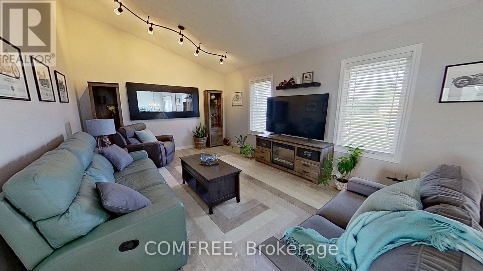 1 Starlight Lane, Thames Centre, Ontario  N0L 1G5 - Photo 6 - X13060332