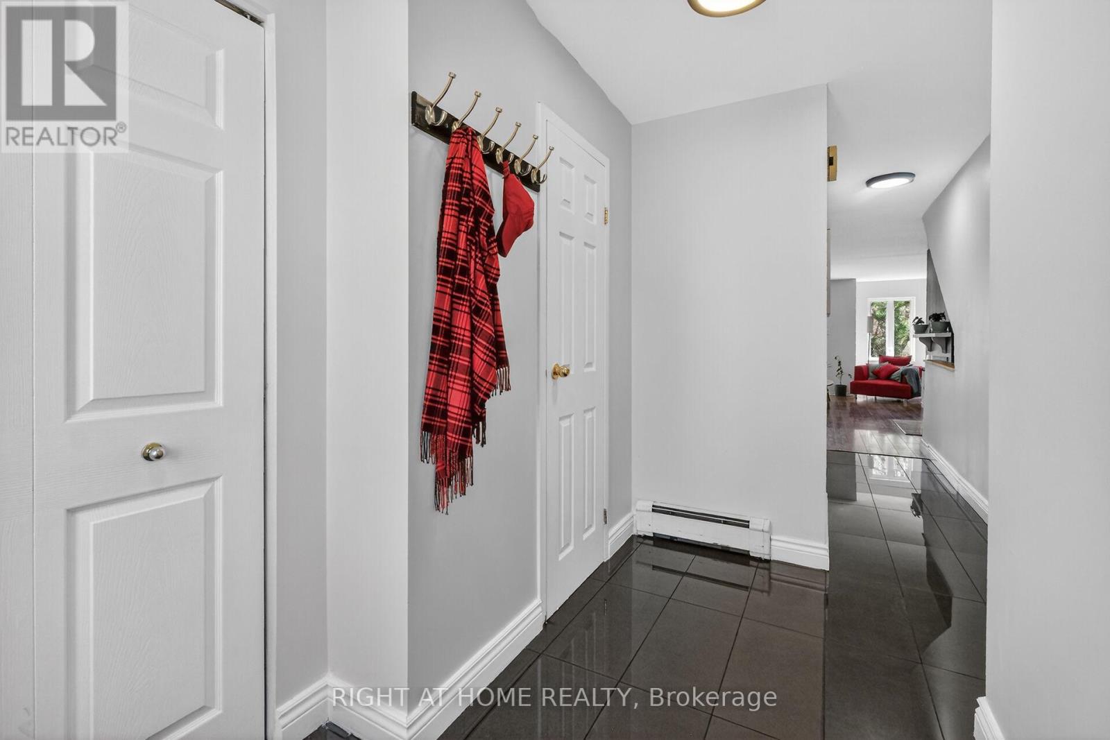 43 Crispin Private, Ottawa, Ontario  K1K 2T7 - Photo 3 - X13061184