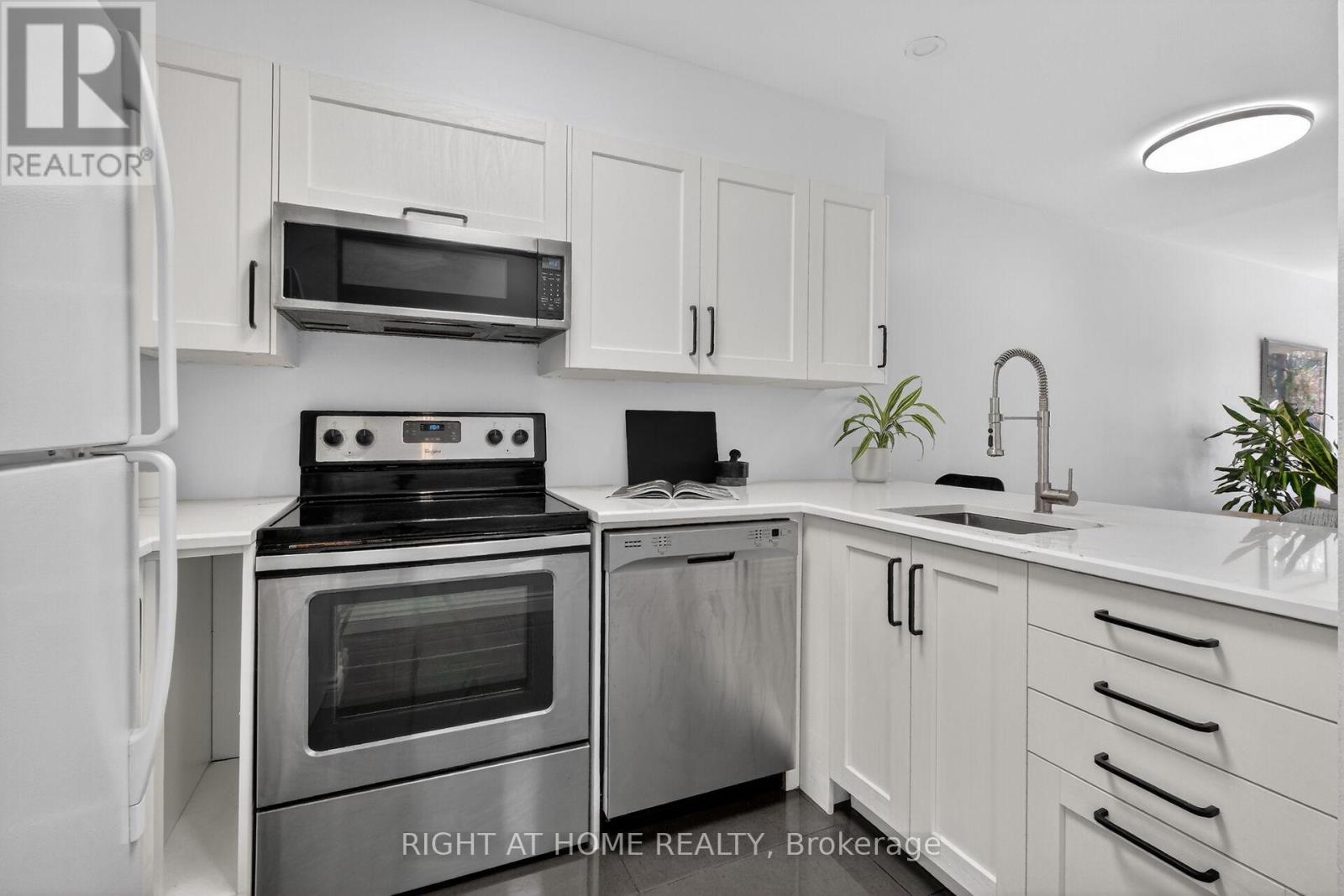 43 Crispin Private, Ottawa, Ontario  K1K 2T7 - Photo 6 - X13061184