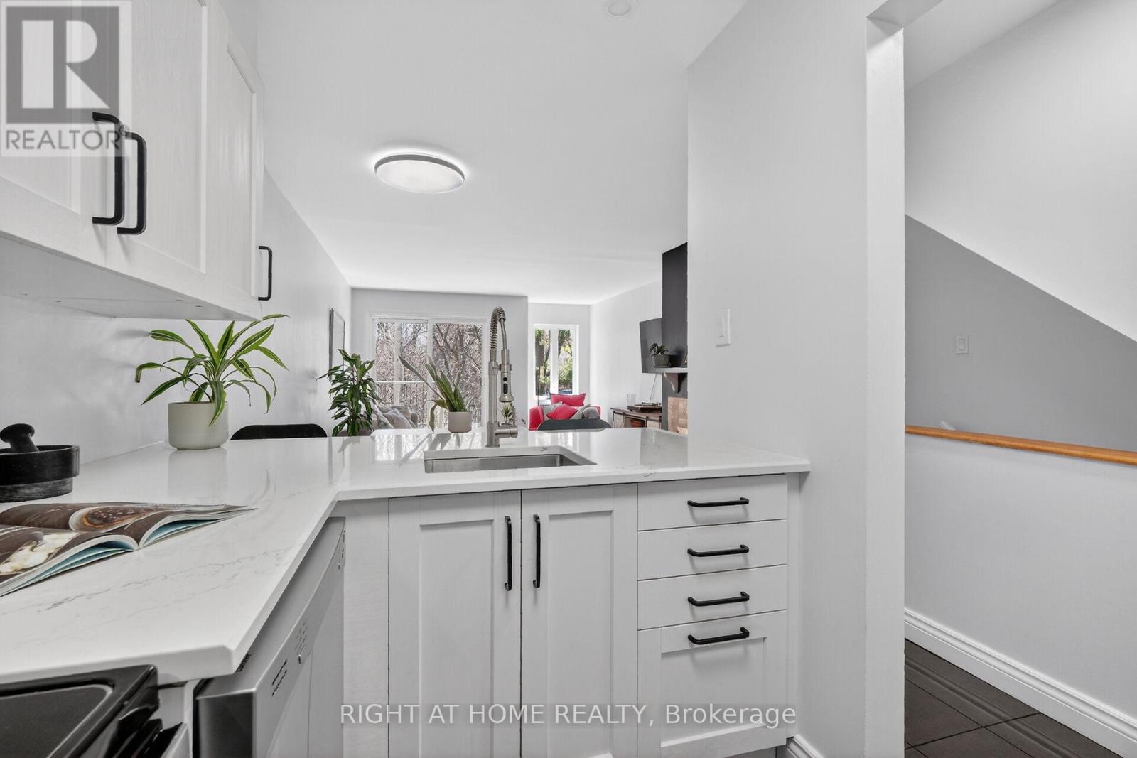 43 Crispin Private, Ottawa, Ontario  K1K 2T7 - Photo 7 - X13061184