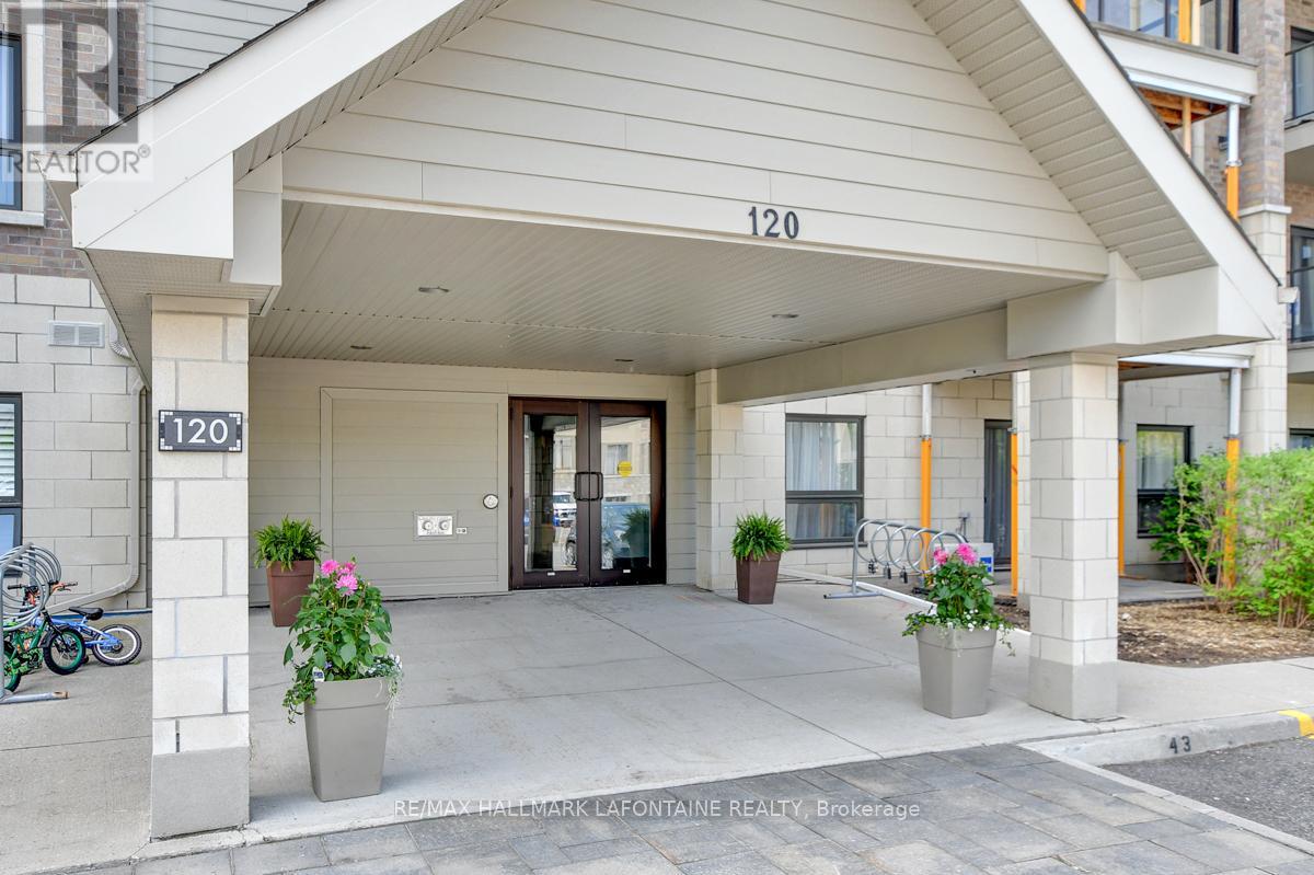 114 - 120 Prestige Circle, Ottawa, Ontario  K4A 1B4 - Photo 2 - X13061494
