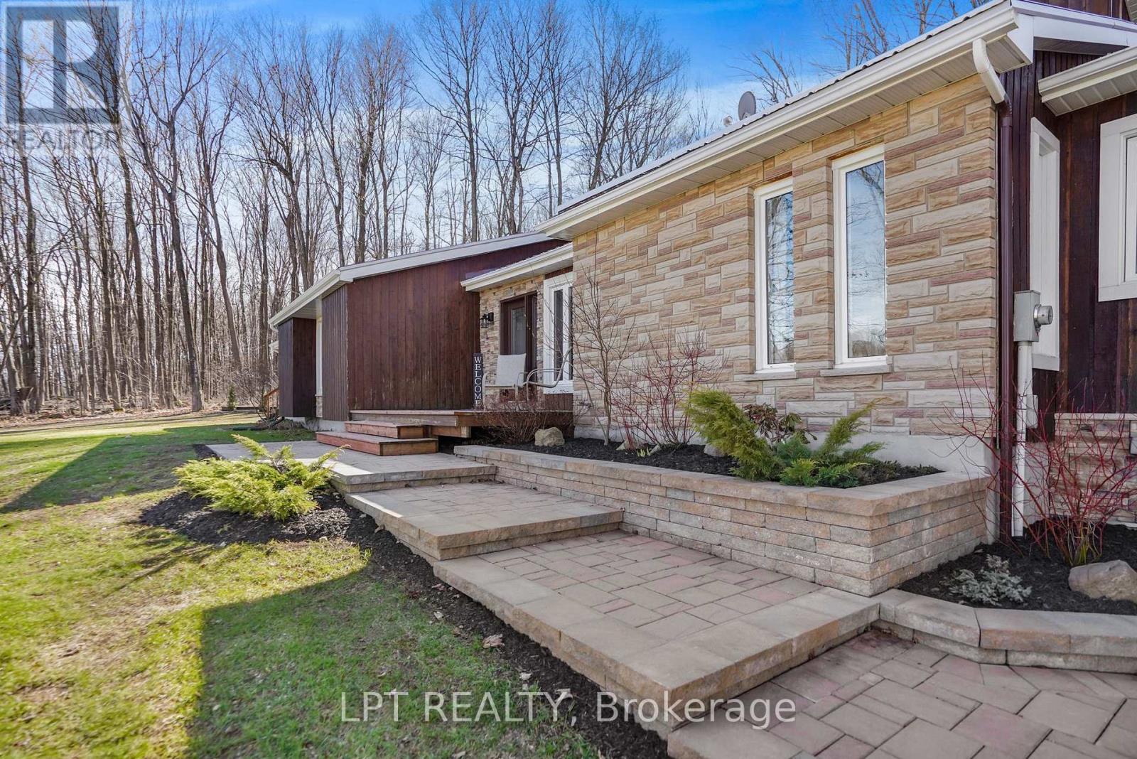 8180 Gibbs Road, East Hawkesbury, Ontario  K0B 1M0 - Photo 3 - X13062784