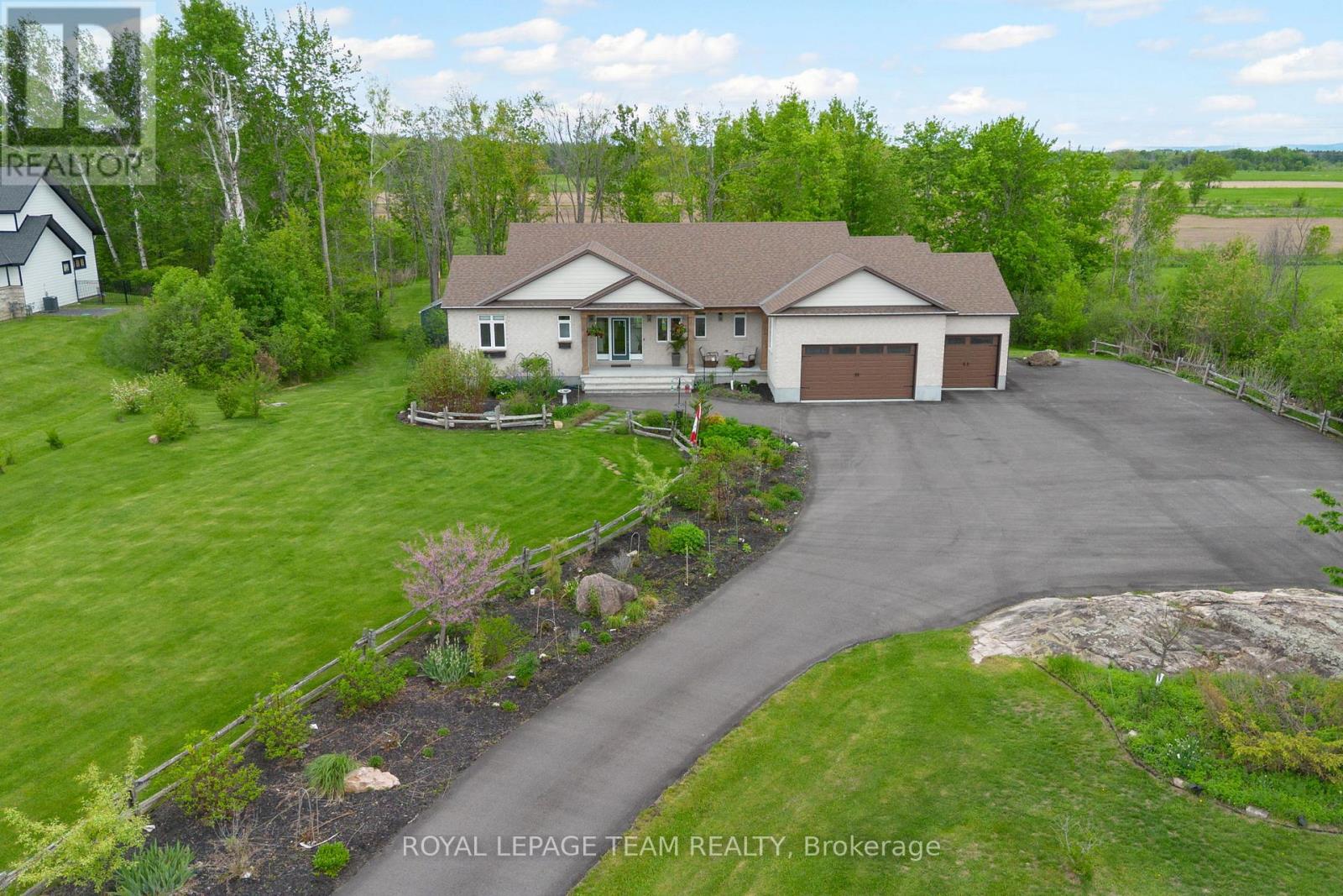 26 SYNERGY WAY, Ottawa, Ontario